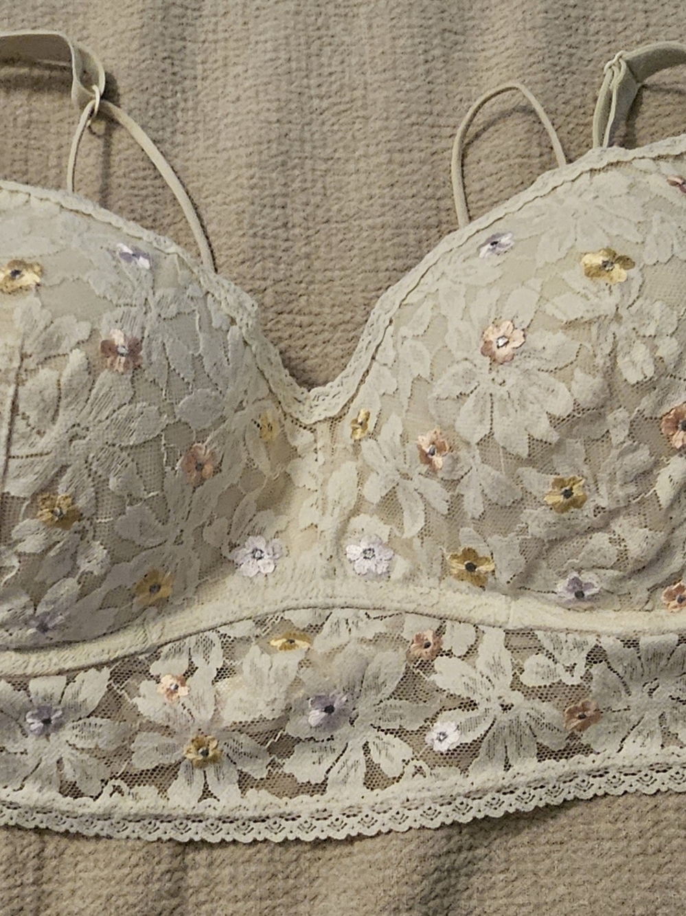 Victoria's Secret Floral Lace Bra in Cream & Pink